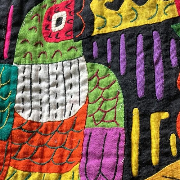 Appliqué Black Hand Sewn Quilted Parrot Bag - Picture 7 of 8